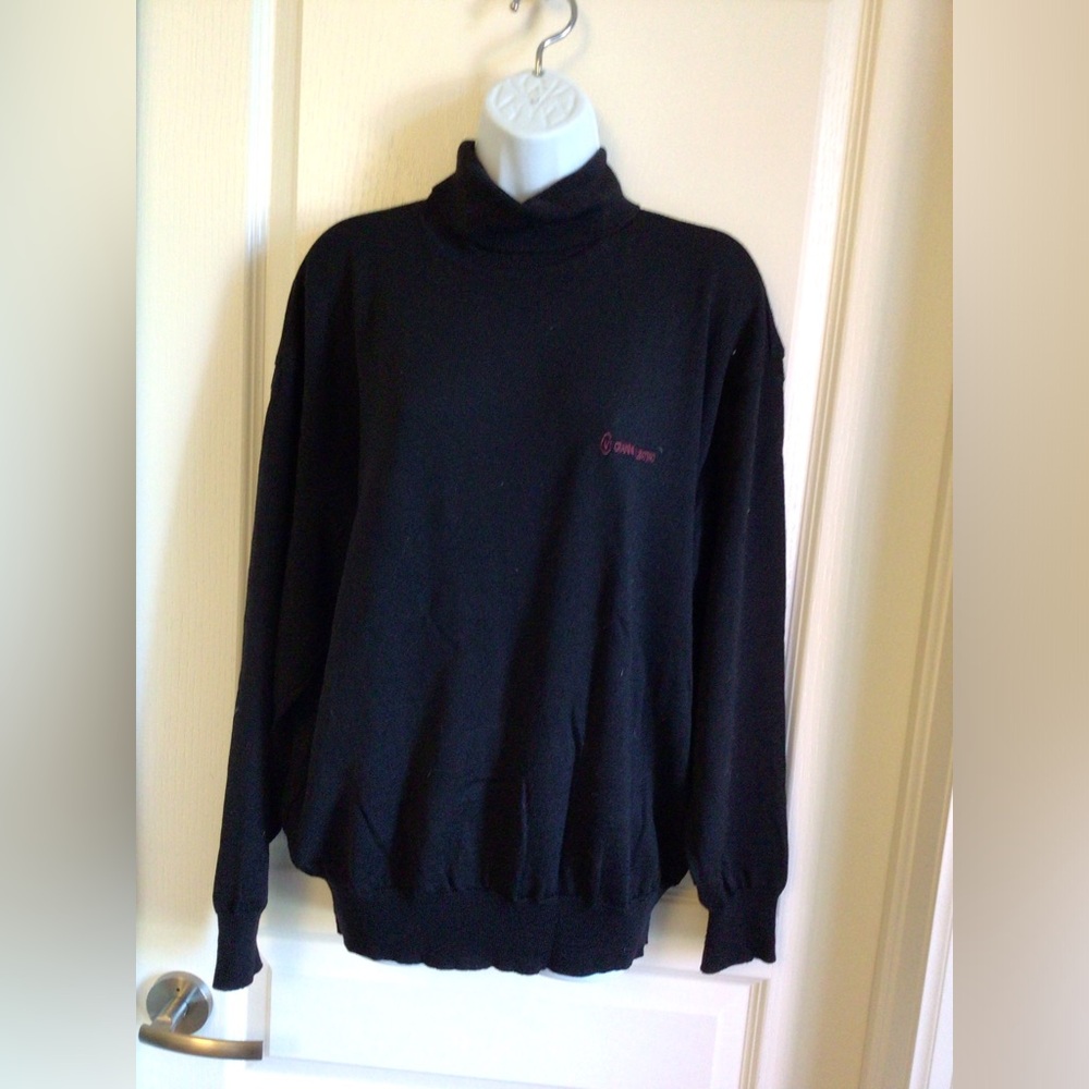 Men’s vintage Gianni Valentino turtleneck wool sweather in black size XL